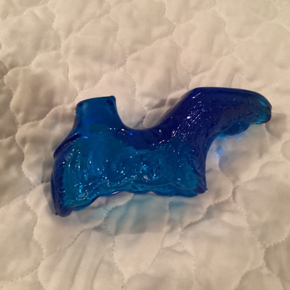 VINTAGE BLUE GLASS SHOE DECORATION BY KANAWHA GLASS COMPANY - Picture 7 of 9